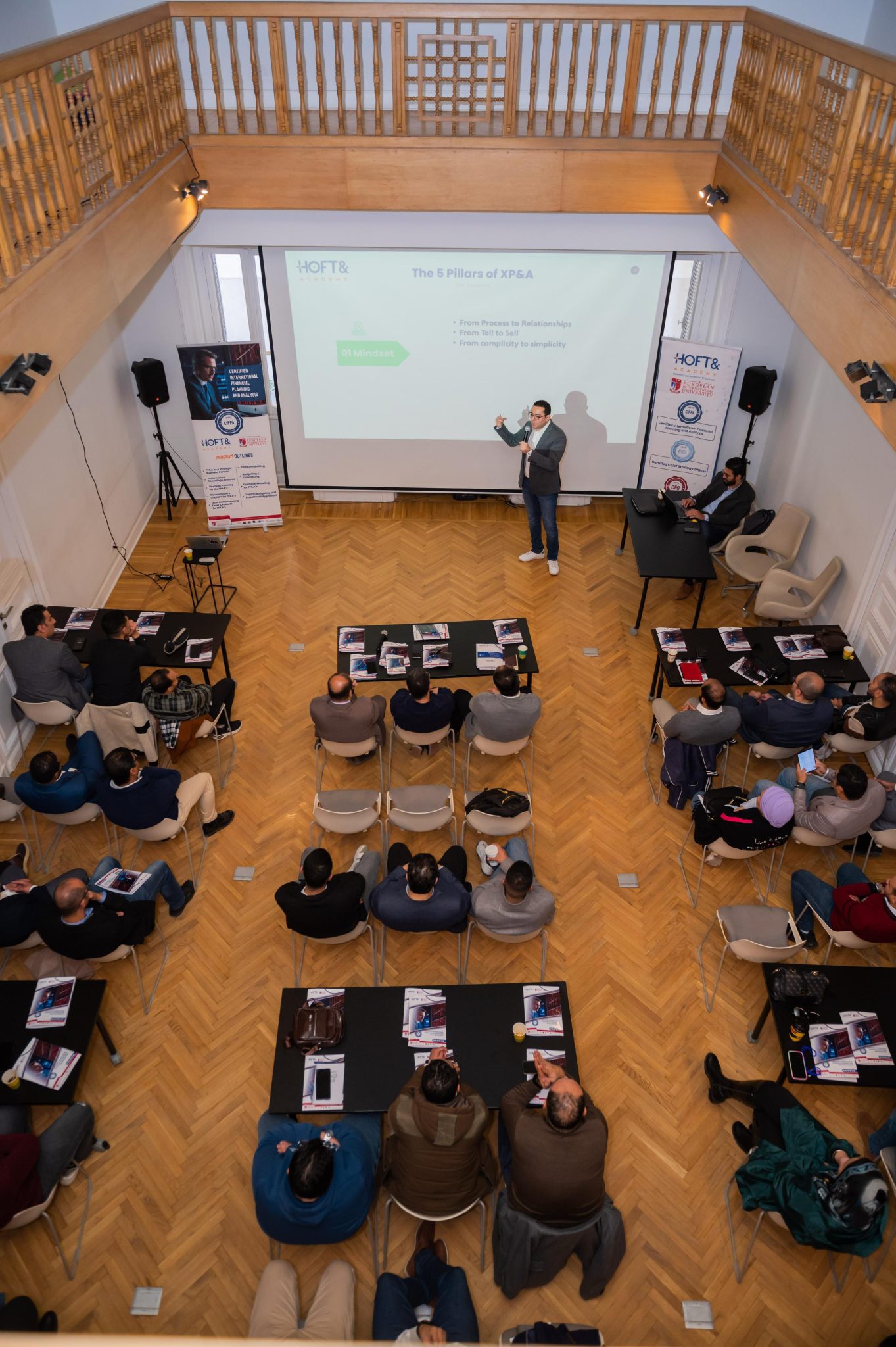 Roundtables | HOFT Academy